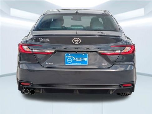 Used 2025 Toyota Camry SE FWD image 4