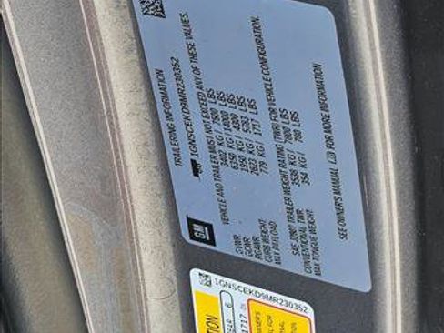 Used 2021 Chevrolet Suburban RST w/ Luxury Package image 20