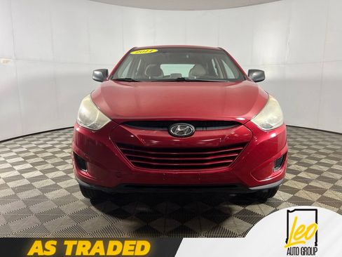 Used 2011 Hyundai Tucson GL FWD image 2