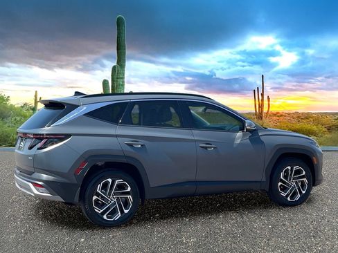 Used 2025 Hyundai Tucson Limited AWD/4WD image 5