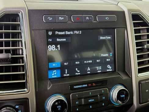 Used 2017 Ford F150 Platinum w/ Equipment Group 701A Luxury AWD/4WD image 17