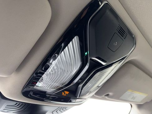 Used 2022 BMW 740i image 74