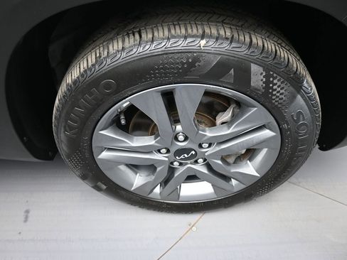 Used 2023 Kia Seltos LX image 13