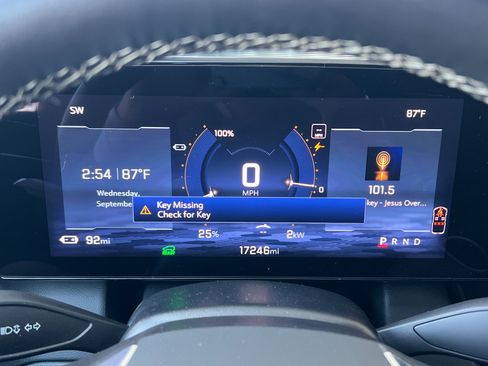 Used 2024 Chevrolet Equinox EV LT FWD image 23