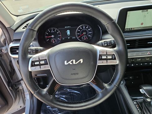 Certified 2022 Kia Telluride SX w/ Nightfall Edition Package AWD/4WD image 32