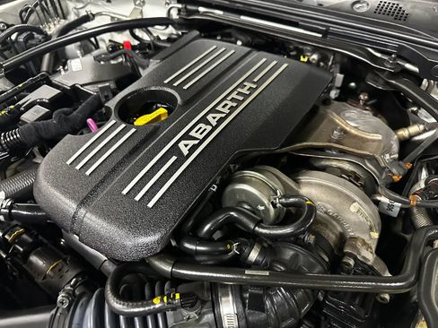 Used 2018 FIAT 124 Spider Abarth w/ Convenience Group image 21