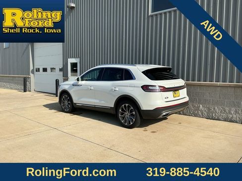 Used 2023 Lincoln Nautilus Reserve AWD/4WD image 3