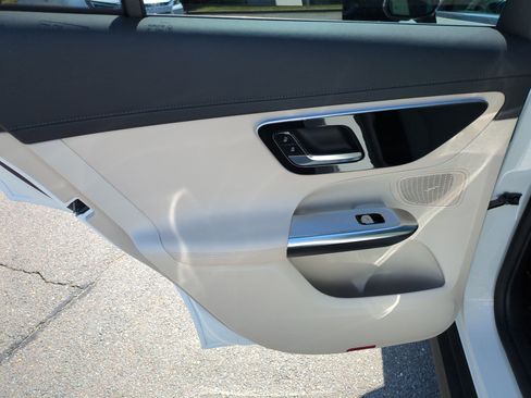 Used 2023 Mercedes-Benz GLC 300 4MATIC image 29