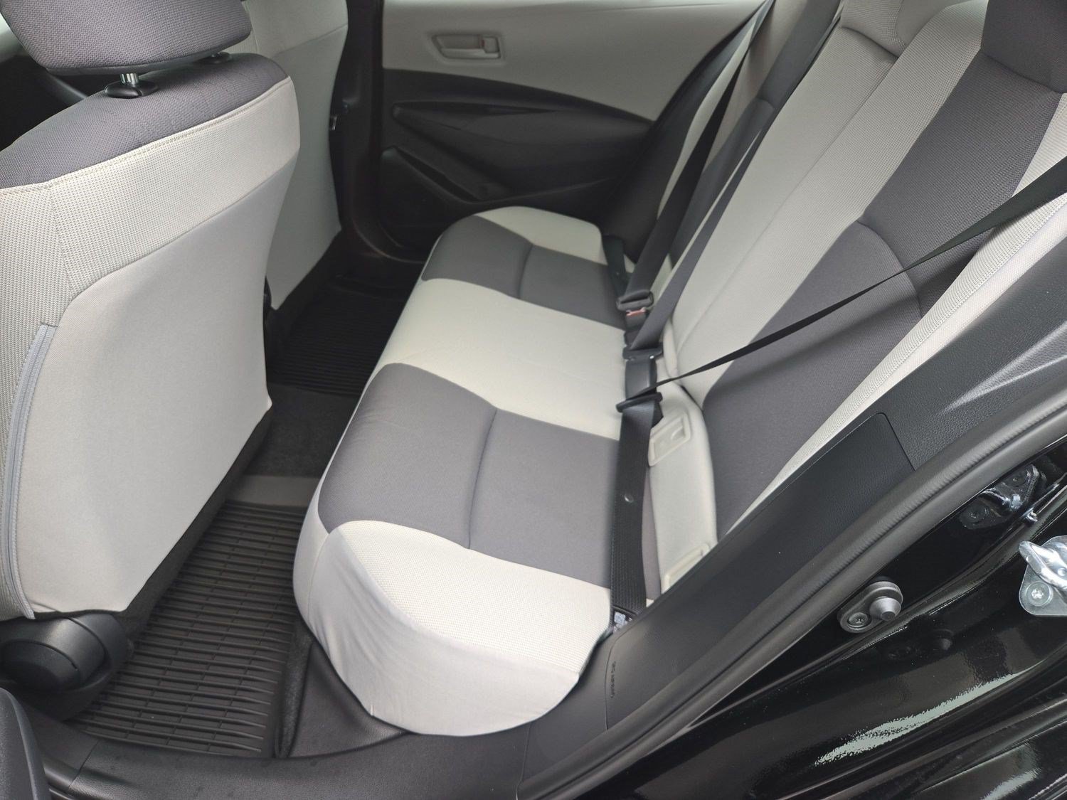 New 2027 Toyota Corolla LE FWD image 18