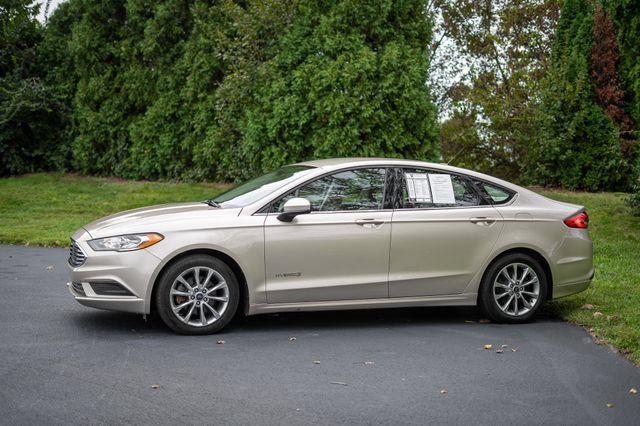 Used 2017 Ford Fusion SE FWD image 8