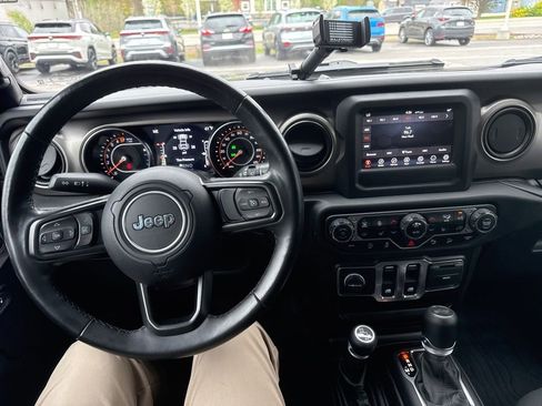 Used 2020 Jeep Wrangler Sport AWD/4WD image 11