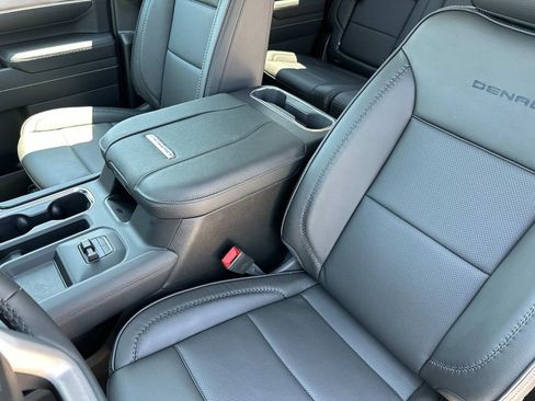 New 2025 GMC Sierra 2500 Denali w/ Denali Reserve Package image 27