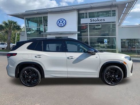 New 2026 Volkswagen Tiguan SE R-Line AWD/4WD image 3