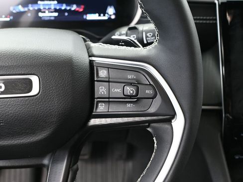 Used 2023 Jeep Grand Cherokee Altitude AWD/4WD image 30