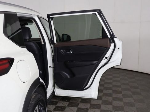 Used 2023 Nissan Rogue SL FWD image 22