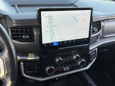 Used 2024 Ford Expedition XLT image 18