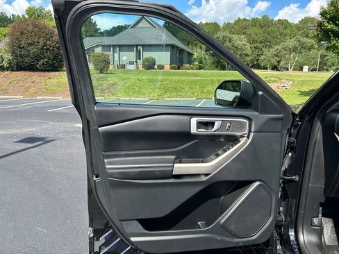 Used 2023 Ford Explorer XLT RWD image 54