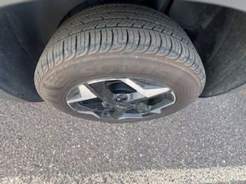 Used 2025 Kia Seltos S image 11