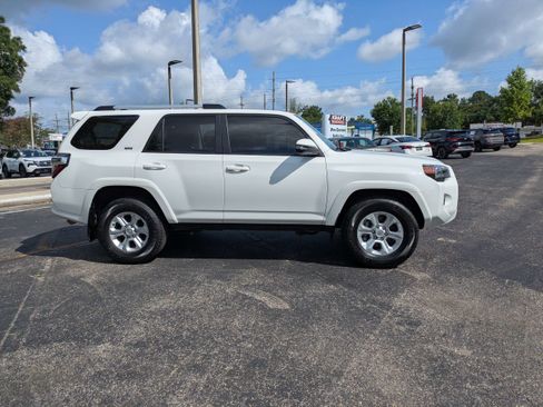 Used 2023 Toyota 4Runner SR5 Premium w/ Moonroof Package RWD image 3