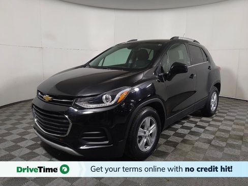 Used 2020 Chevrolet Trax LT w/ LT Convenience Package FWD image 1