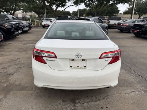 Used 2012 Toyota Camry LE FWD image 6