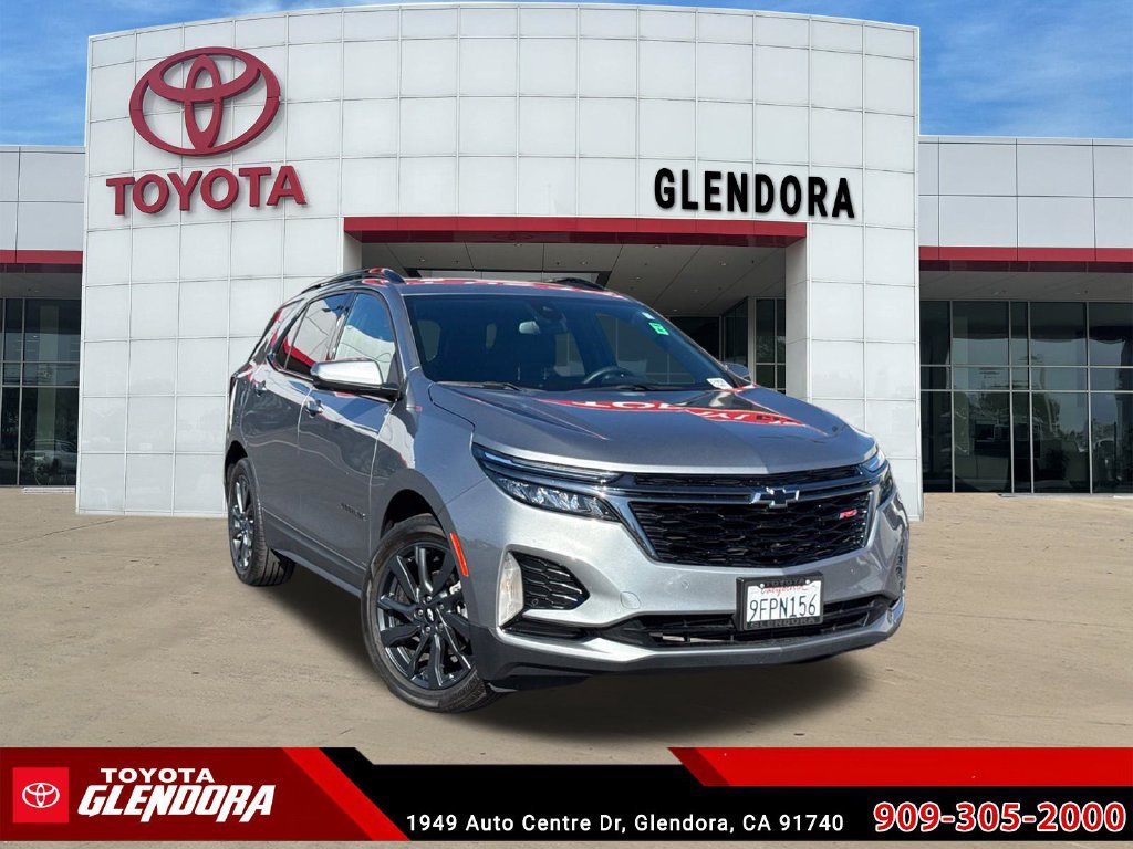 Used 2023 Chevrolet Equinox RS FWD image 2