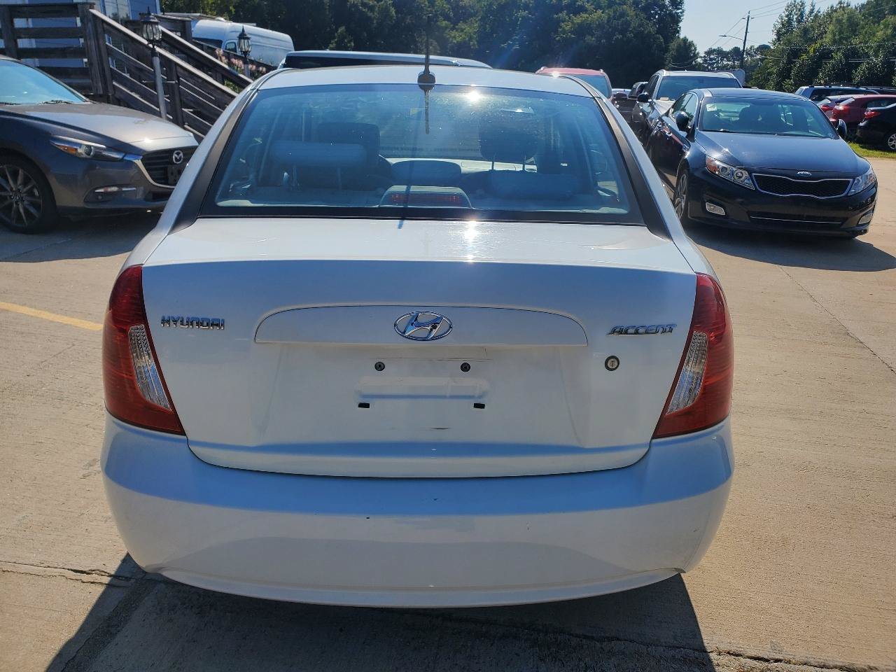 Used 2011 Hyundai Accent GLS FWD image 9