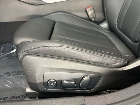Used 2026 BMW 330i Sedan w/ Convenience Package RWD image 14