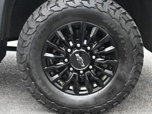 Used 2023 Chevrolet Silverado 2500 LTZ w/ LTZ Plus Package image 13