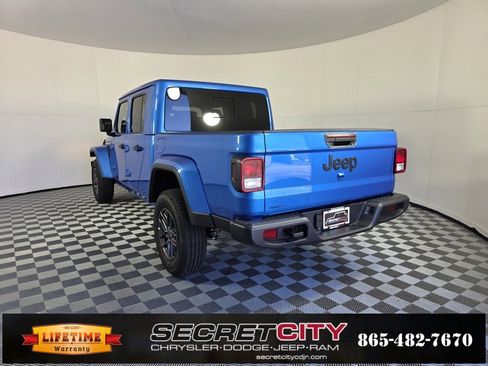 New 2025 Jeep Gladiator Sport image 5