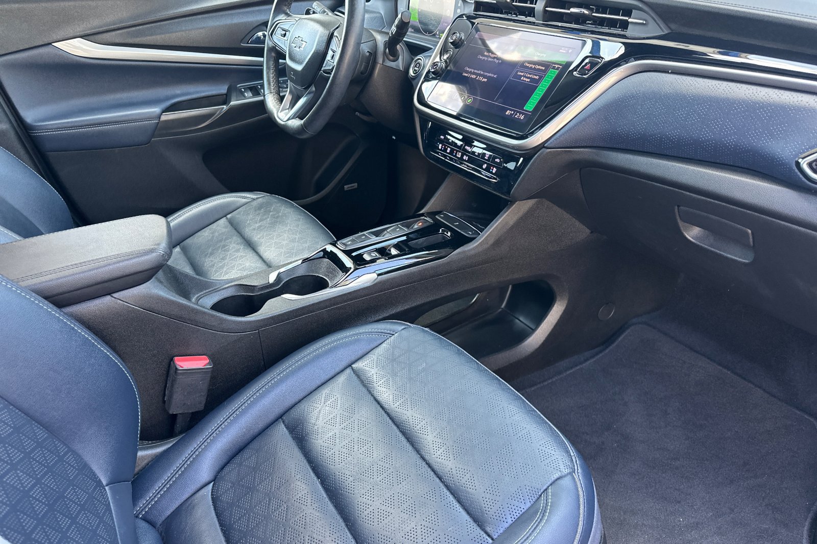 Used 2022 Chevrolet Bolt EUV Premier w/ Sun & Sound Package FWD image 15