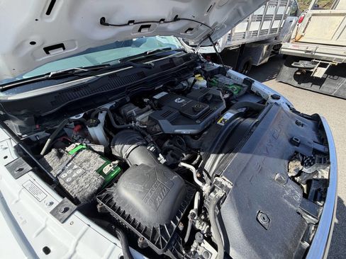 Used 2018 RAM 3500 Tradesman w/ Chrome Appearance Group image 21