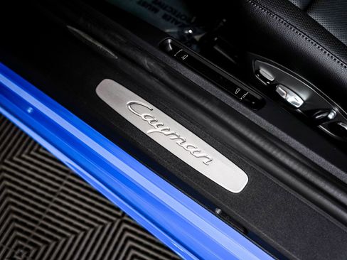 Used 2025 Porsche 718 Cayman image 24