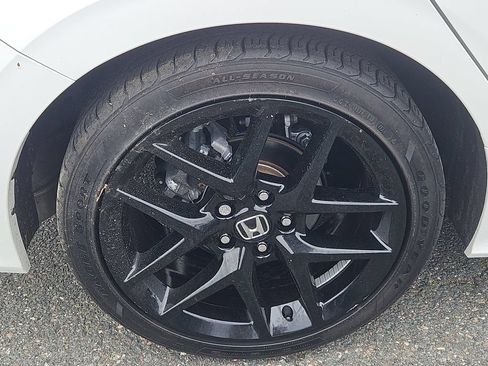 Certified 2024 Honda Civic Sport image 9