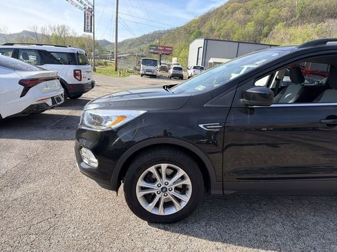 Used 2018 Ford Escape SE AWD/4WD image 9