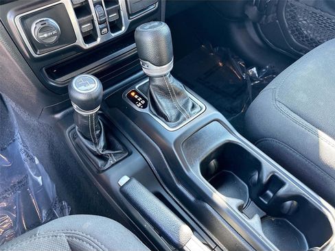 Used 2022 Jeep Wrangler Unlimited Sahara w/ LED Lighting Group image 20