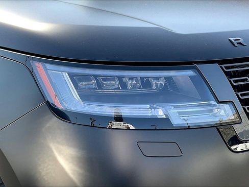 New 2026 Land Rover Range Rover Long Wheelbase SE image 17
