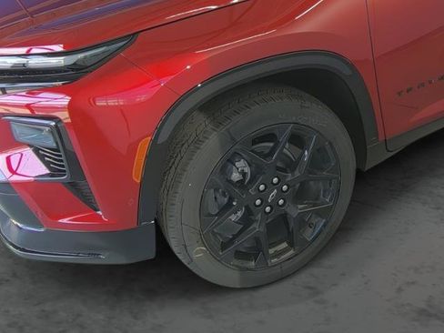New 2026 Chevrolet Traverse RS w/ LPO, Floor Liner Package FWD image 7