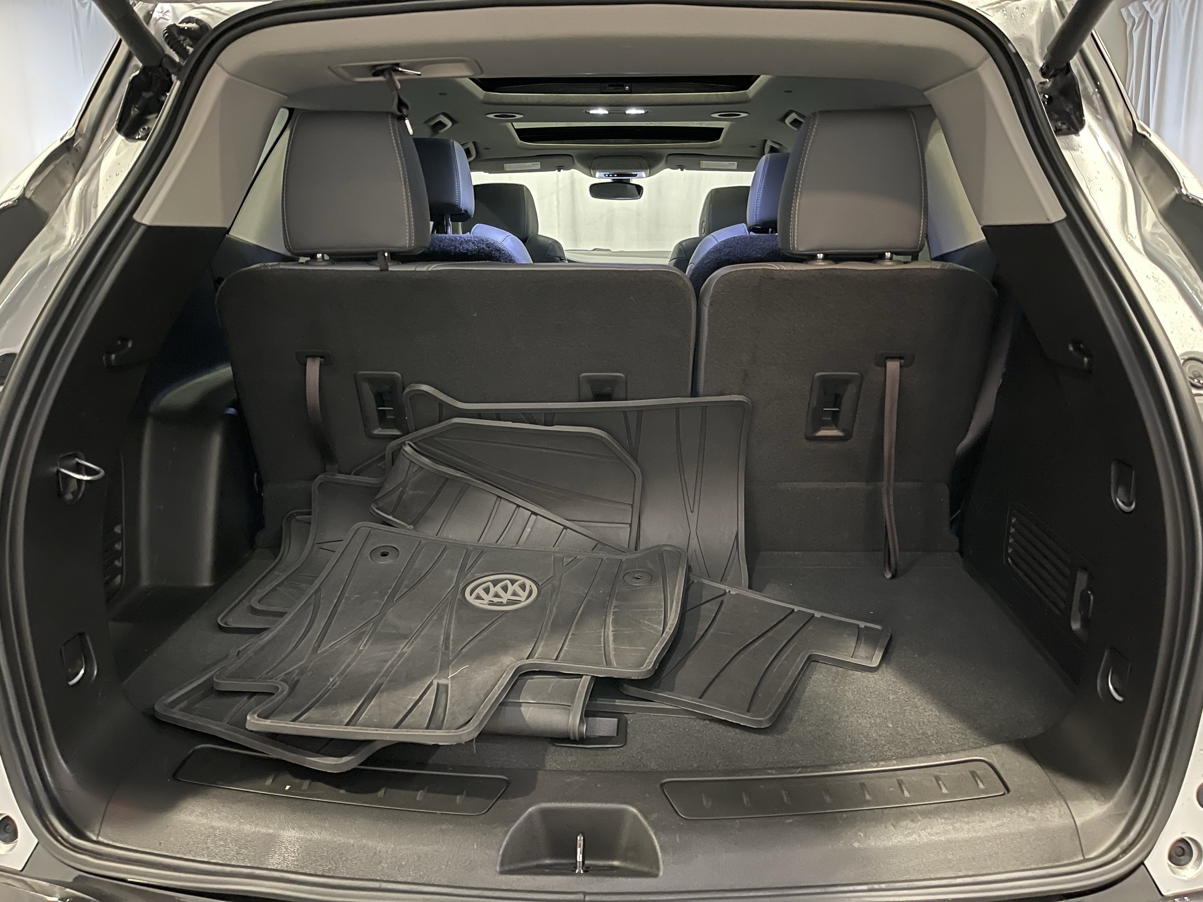 Used 2019 Buick Enclave Essence AWD/4WD image 27