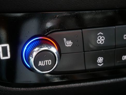 Used 2024 Buick Enclave Essence w/ Experience Buick Package AWD/4WD image 24