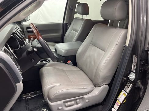 Used 2019 Toyota Sequoia Platinum AWD/4WD image 13