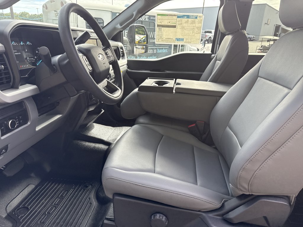 New 2026 Ford F350 XL w/ XL Driver Assist Package RWD image 9