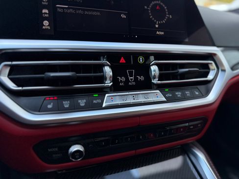 Used 2022 BMW M4 xDrive Competition w/ M Carbon Exterior Package image 21