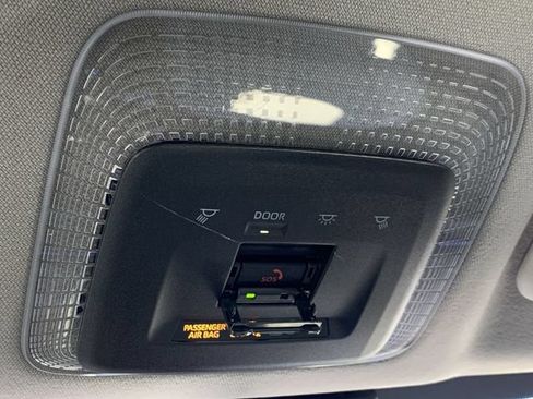 Used 2026 Toyota Prius XLE FWD image 31