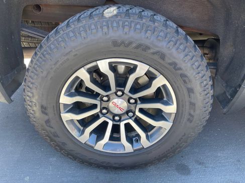 Used 2020 GMC Sierra 1500 AT4 w/ Off-Road Performance Package AWD/4WD image 3