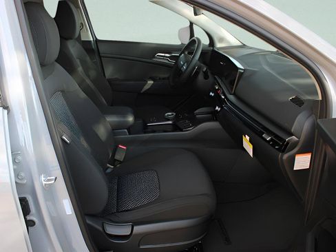 New 2026 Kia Sportage S AWD/4WD image 18
