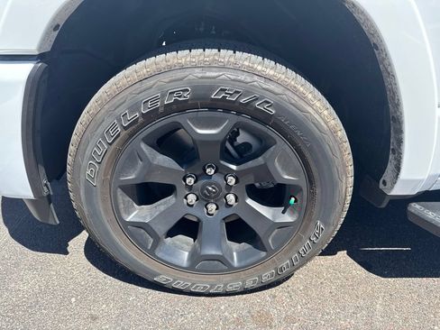 Used 2025 RAM 1500 Big Horn AWD/4WD image 6