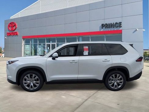 New 2026 Toyota Grand Highlander AWD image 7