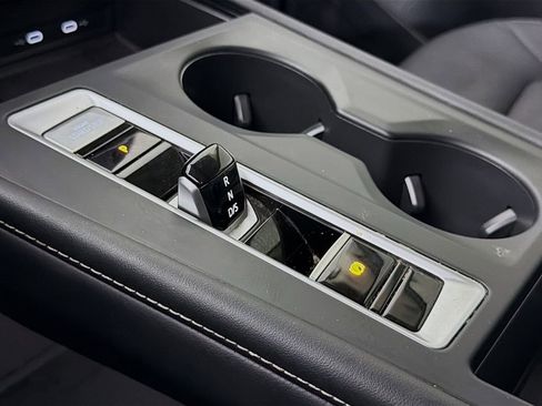 Used 2024 Volkswagen Atlas SE image 19