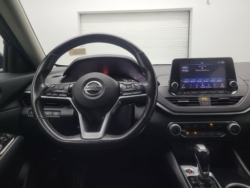 Used 2022 Nissan Altima 2.5 SV w/ SV Premium Package image 22
